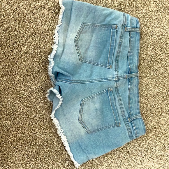 Almost new pair of jean shorts!! amazing quality but just too big for me lol. - Picture 2 of 4